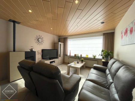 Centraal gelegen woning met 3 slpks, terras én garage! - Photo 2