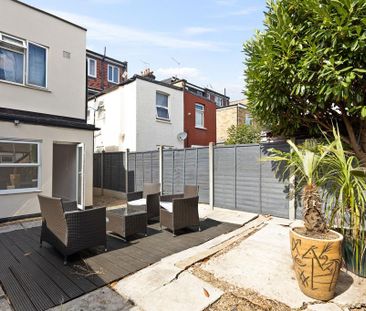 2 bedroom apartment to rent - Photo 6