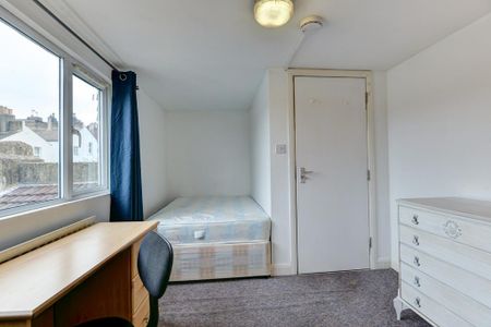 6 bedroom house to rent - Photo 3