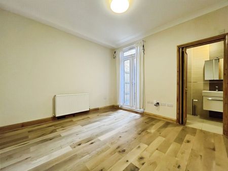 Darwin Road, London, W5 4BB - Photo 3