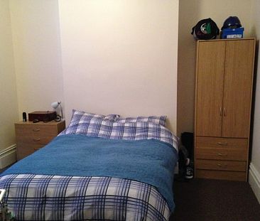 5 bed student house to let 5 minutes walk to the university, - Photo 1