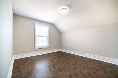 For Lease - 76 Richmond Street Unit# A, Brantford, Ontario - Photo 2
