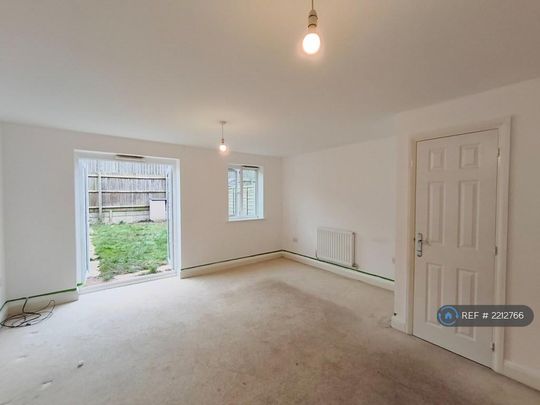 3 bedroom terraced house to rent - Photo 1