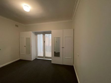 3 Bedroom Home in South - Photo 2