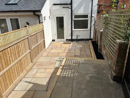 2 bedroom terraced house to rent - Photo 5