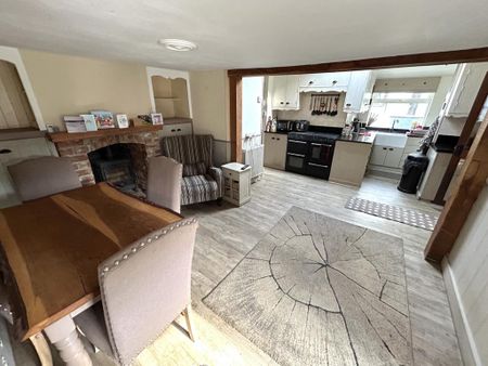 3 bedroom semi-detached house to rent - Photo 4