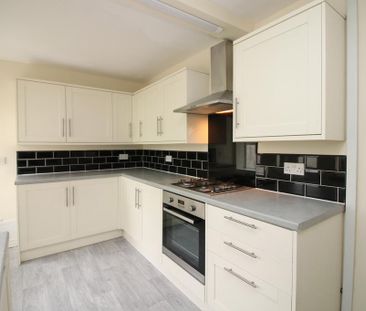 3 bedroom terraced house to rent - Photo 3