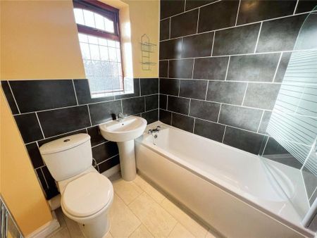 2 bedroom semi-detached house to rent - Photo 5