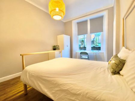 4 bedroom flat to rent - Photo 3