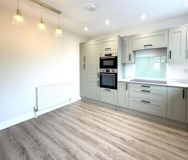 3 bedroom semi-detached house to rent - Photo 6