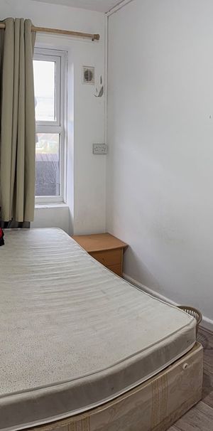 Room in a Shared Flat, Abbey House, E15 - Photo 1