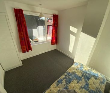 3 Bed Terraced House, Poitiers Road, CV3 - Photo 4