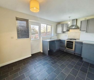 2 bedroom semi-detached house to rent - Photo 4