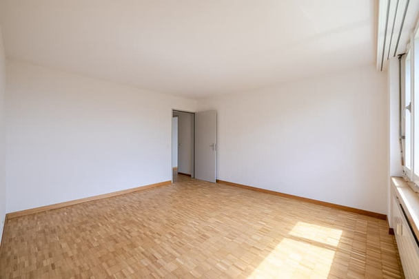 "Grosszügige 5.5 Zimmerwohnung in Bellikon" - Photo 1