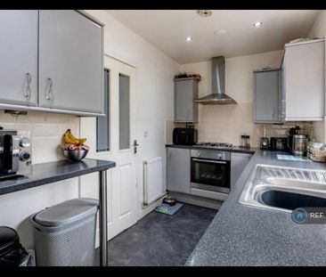 2 bedroom semi-detached house to rent - Photo 3