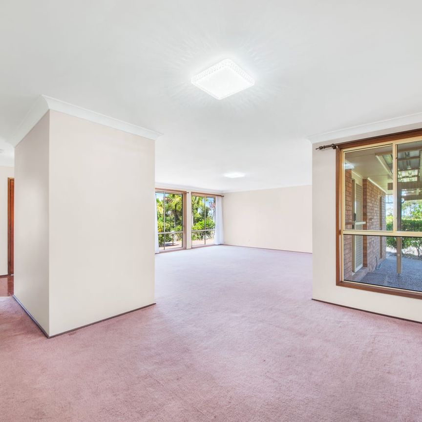 Spacious Family Living in a Quiet Cul-De-Sac - Photo 1