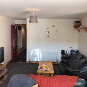 Flat 2-2 Eglantine Gardens, BT96EZ, Belfast - Photo 2