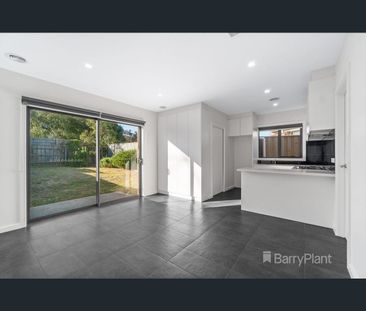 3/12 Whiteside Street, Springvale, Vic 3171 - Photo 2