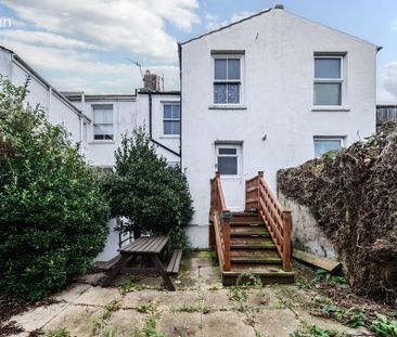 3 bedroom terraced house to rent - Photo 3