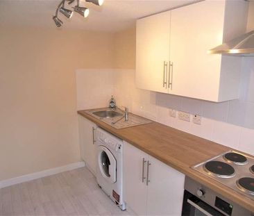 The Links, Hawthorn, Corsham, SN13 - Photo 5