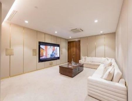 Thornes House, Charles Clowes Walk, Nine Elms, London SW11 - Photo 4