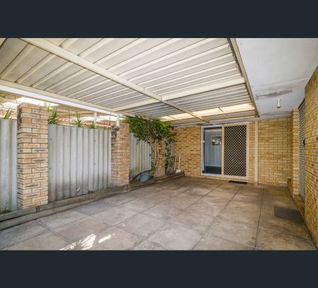 8 Tall Karri Close, Camillo, WA 6111 - Photo 2
