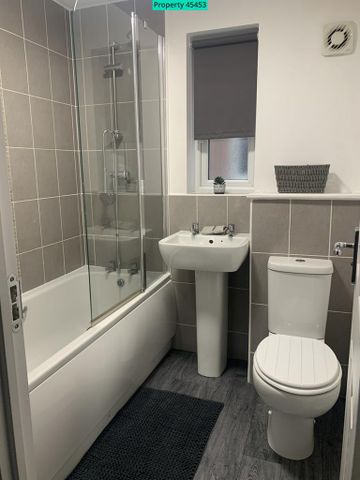 3 bedroom semi-detached house to rent - Photo 3