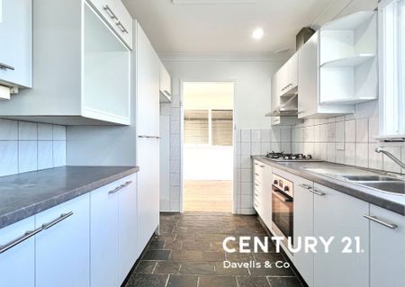 Three Bedroom Updated Home! - Photo 5