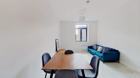 2 Bed 1 Bath - Photo 2