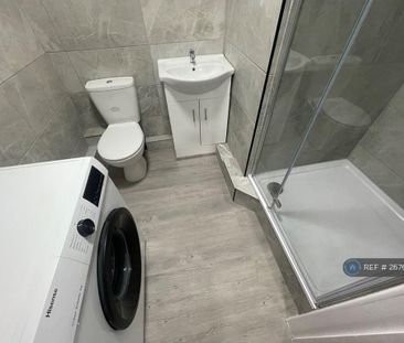 Studio to rent - Photo 6