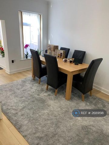 2 bedroom terraced house to rent - Photo 3