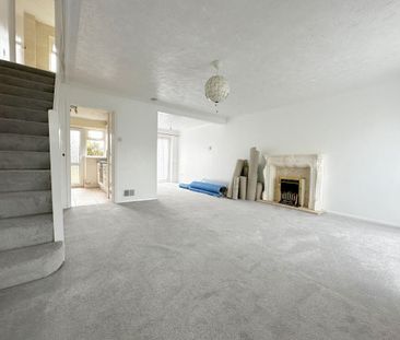 Semi Detached House - Photo 2