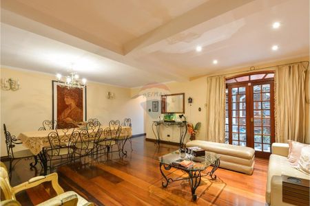 Casa espaçosa em condomínio fechado com área gourmet e 3 vagas de garagem! - Foto 5