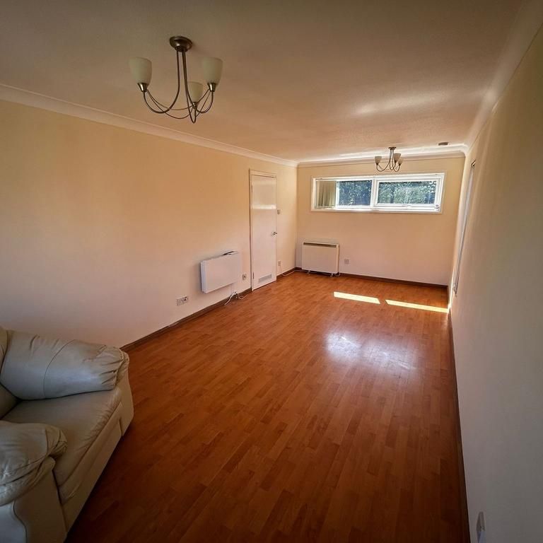 2 bedroom property to rent - Photo 1