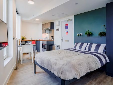 Silver Studio - Photo 2