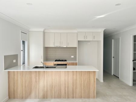 NORTH TAMWORTH- As New 3 Bedroom Home - Photo 2