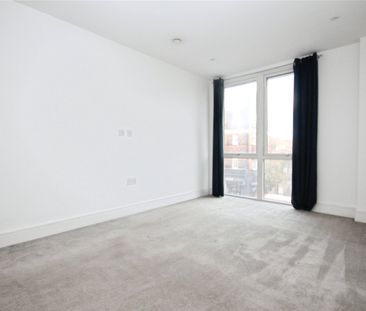 Gaumont Place, London, SW2 4GB - Photo 4