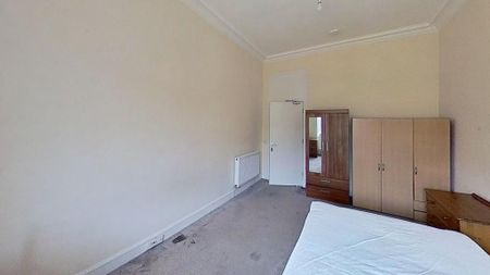 3 bedroom flat to rent - Photo 3