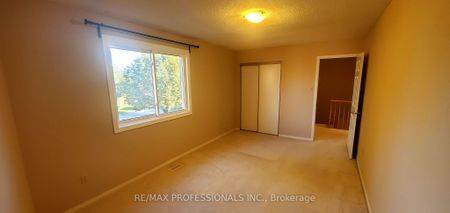 For Lease - 2545 Addingham Crescent, Oakville, Ontario - Photo 2
