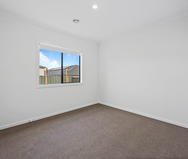 Modern Three-Bedroom Home in Prime Kalkallo Location - Photo 1