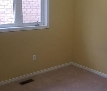 For Lease - 13 Grover(Main & 2nd Floor) Road, Brampton, Ontario - Photo 2