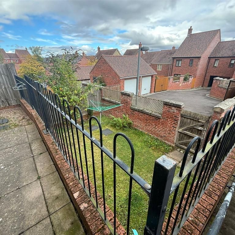 3 bedroom terraced house to rent - Photo 1