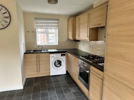 3 bedroom semi-detached house to rent - Photo 5