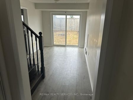 Townhouse For Lease | W8041684 - Photo 4