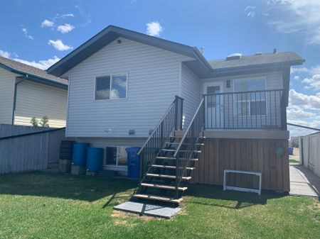AMAZING FULL HOUSE in Deer Park! PETS OK ~ fully fenced yard! - Photo 3