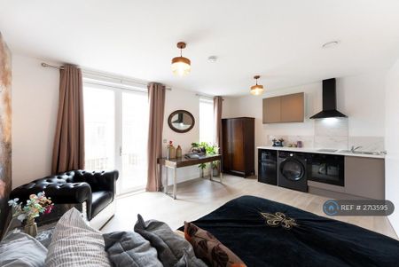 1 bedroom flat to rent - Photo 2