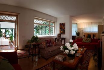 Appia Antica: Luxurious, fully furnished Villa with 5 Bedrooms, 5 baths, large private garden and swimming pool. Beautiful home is lush green setting close to the center. # 651