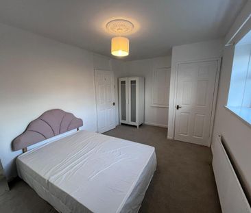 3 bedroom semi-detached house to rent - Photo 4