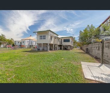 1/119 Eyre Street, North Ward, Qld 4810 - Photo 1