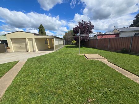 Family-friendly neighbourhood! - Photo 3